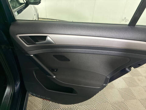 2016 Volkswagen e-Golf SE