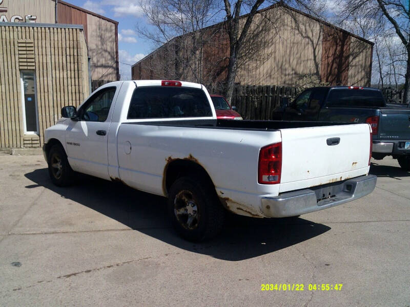 2002 Dodge Ram 1500 Pickup SLT photo 3