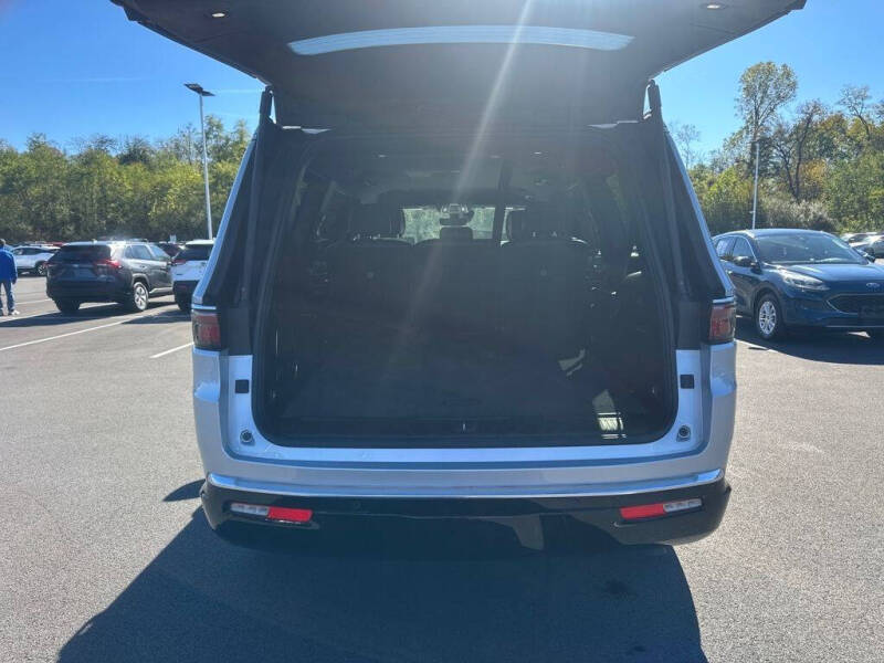 2022 Jeep Wagoneer Series III