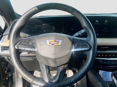 2024 Cadillac XT4 Premium Luxury