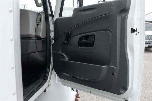 2018 International DuraStar 4300