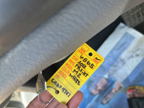 2012 Freightliner M2 106