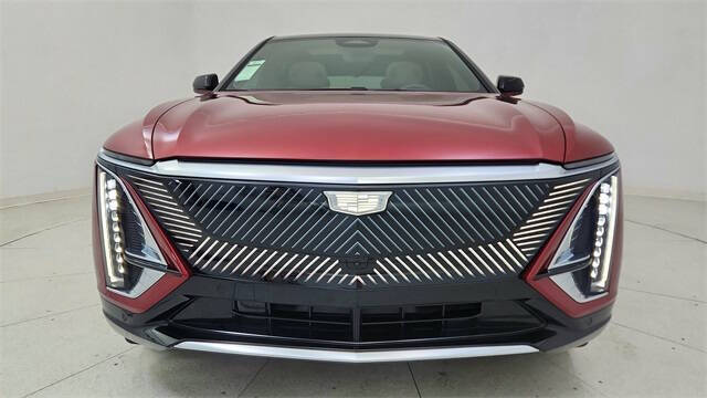2025 Cadillac LYRIQ Luxury 3