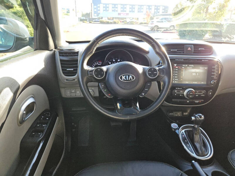 2016 Kia Soul +