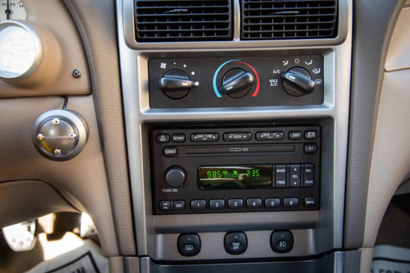 2004 Ford Mustang GT Deluxe