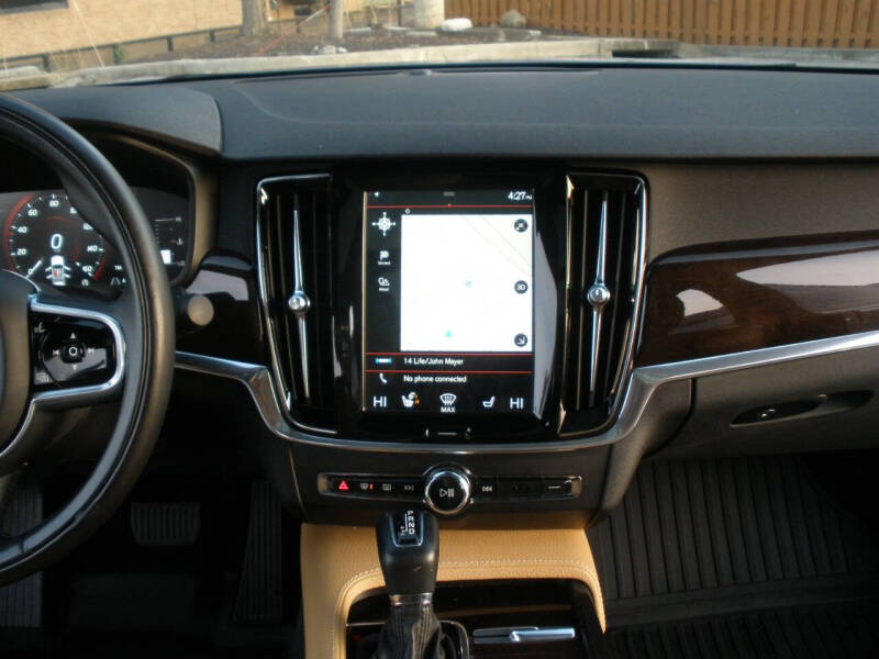 2018 Volvo S90 T5 Momentum