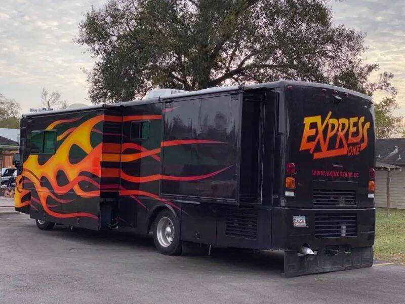 2000 Freightliner XC Chassis