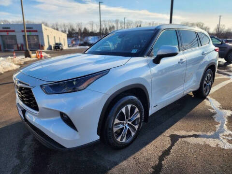 2022 Toyota Highlander Hybrid XLE