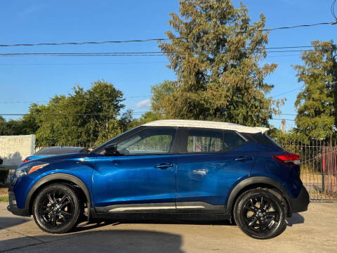 2020 Nissan Kicks SR