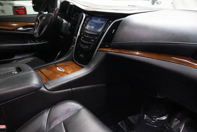 2019 Cadillac Escalade ESV Luxury