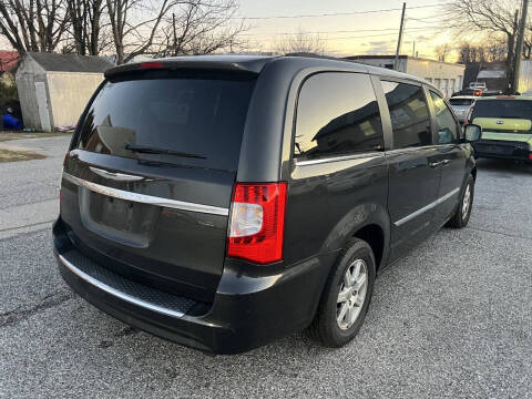2012 Chrysler Town and Country Touring