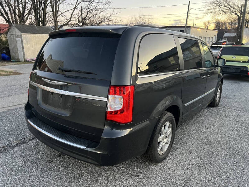 2012 Chrysler Town and Country Touring