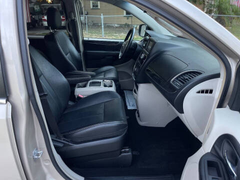 2014 Chrysler Town and Country Touring