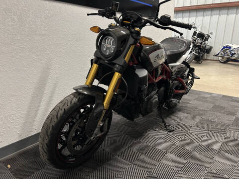 2022 Indian FTR CARBON