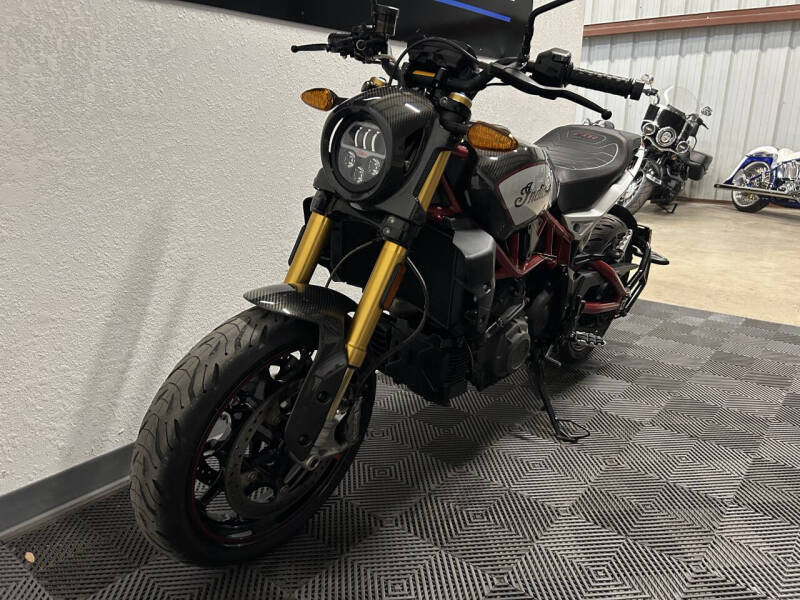2022 Indian FTR CARBON