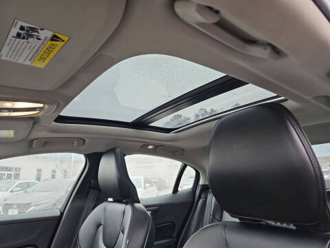 2024 Volvo S60 B5 Core Dark Theme