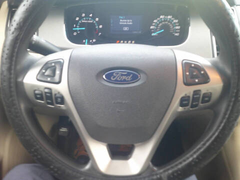 2013 Ford Taurus SE