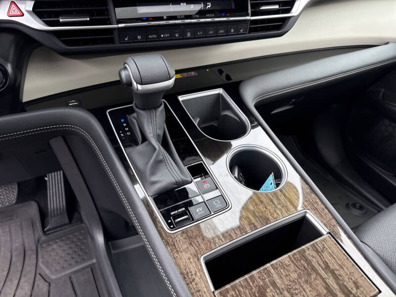 2025 Toyota Sienna Platinum 7-Passenger