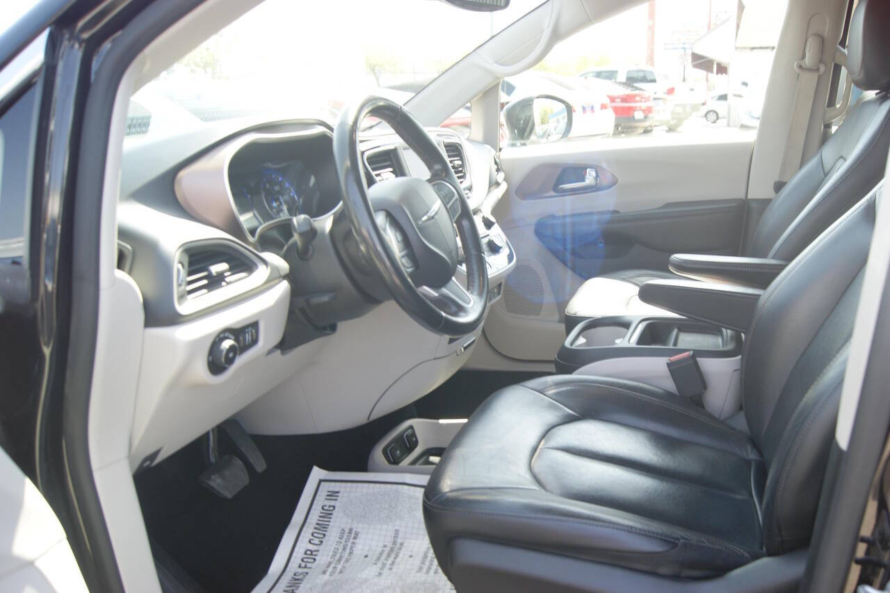 2019 Chrysler Pacifica for sale at Auto Plaza in Fresno, CA