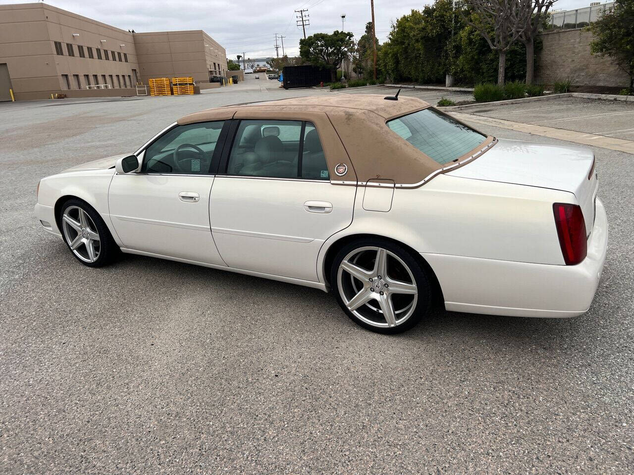 2005 Cadillac DeVille for sale at ZRV AUTO INC in Brea, CA