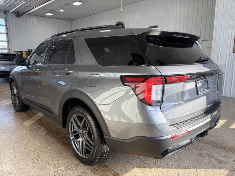 2025 Ford Explorer ST-Line