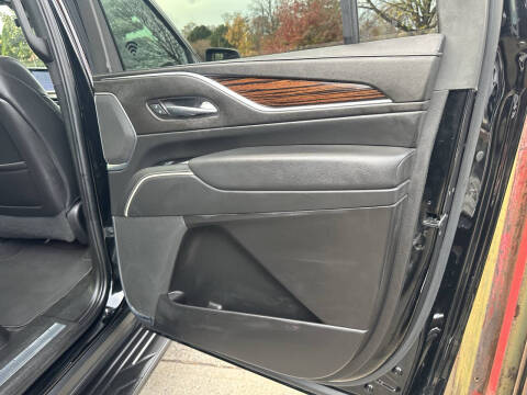 2022 Cadillac Escalade ESV Premium Luxury