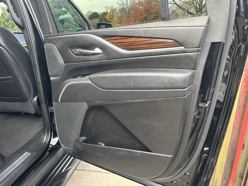 2022 Cadillac Escalade ESV Premium Luxury