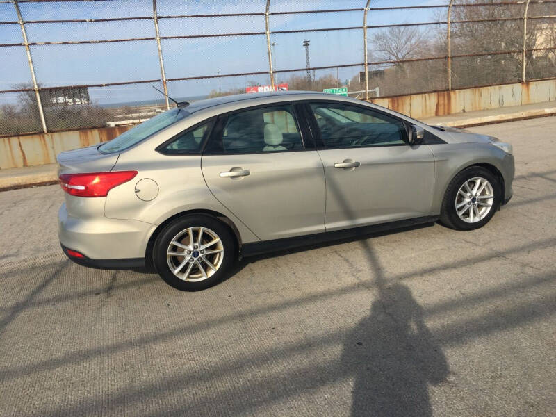 2015 Ford Focus SE photo 22