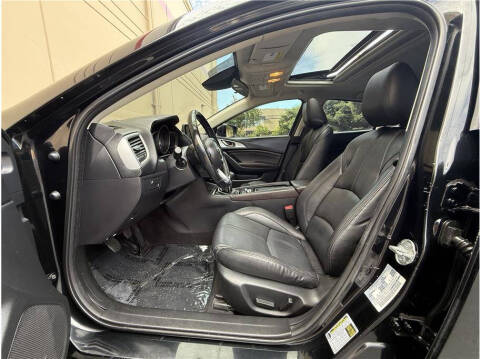2018 Mazda MAZDA3 Touring