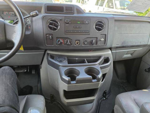 2011 Ford E-Series E-350 SD