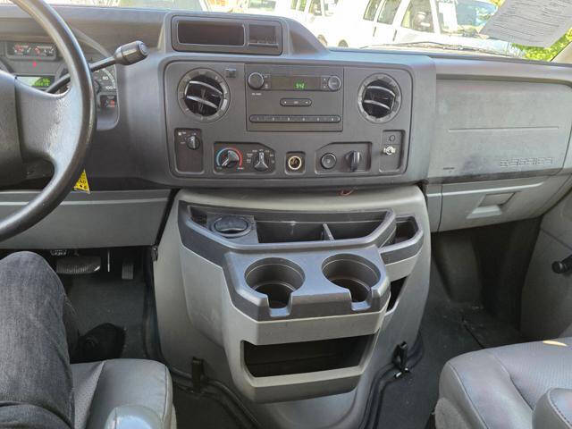 2011 Ford E-Series E-350 SD