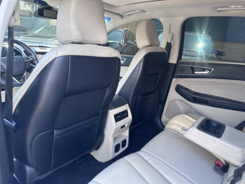 2020 Ford Edge Titanium