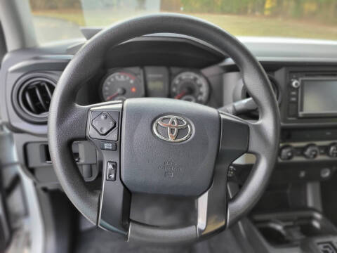 2017 Toyota Tacoma SR