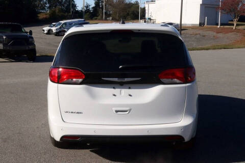 2026 Chrysler Voyager LX