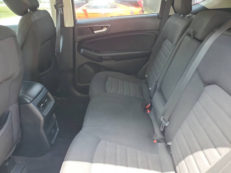 2020 Ford Edge SE