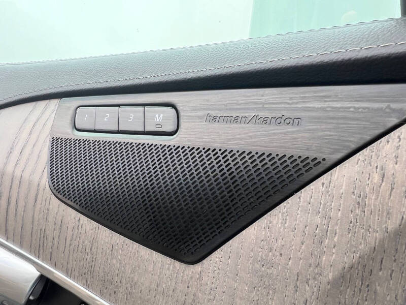 2021 Volvo XC90 T6 Inscription 6-Passenger