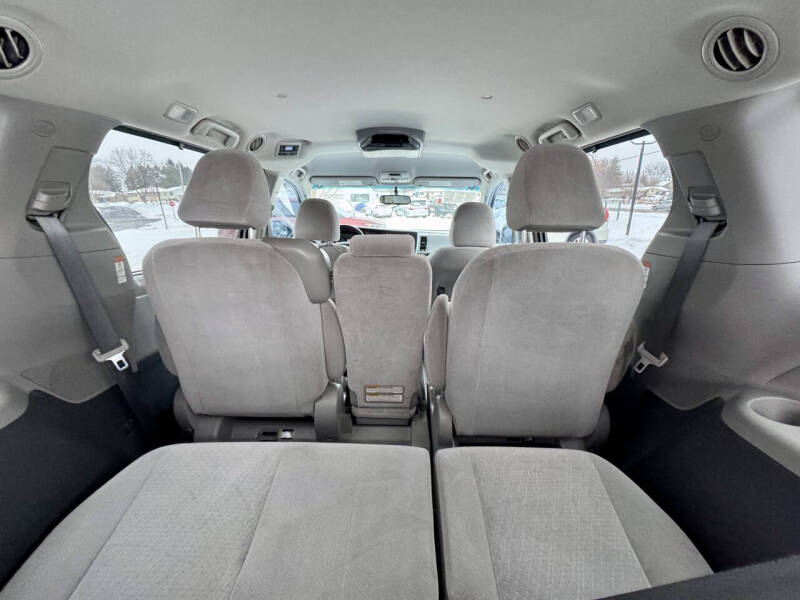 2015 Toyota Sienna LE 8-Passenger