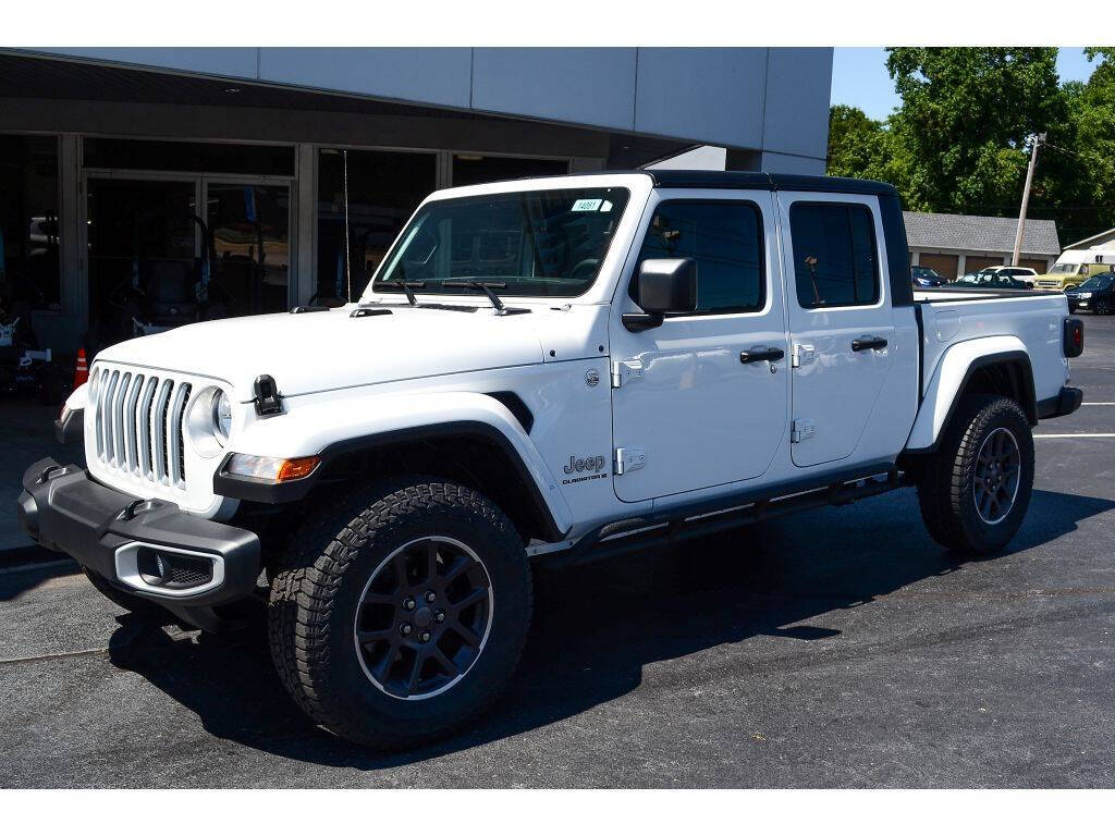 2023 Jeep Gladiator for sale at EARL DUFF PRE-OWNED CENTER in Harriman, TN