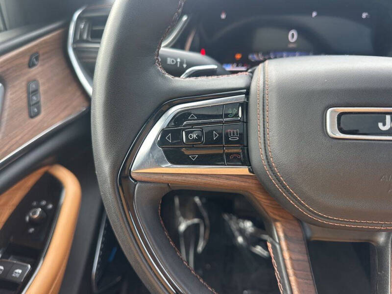 2022 Jeep Grand Cherokee Summit