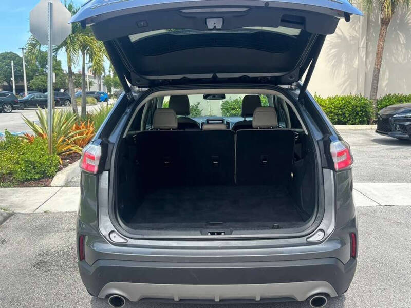 2022 Ford Edge Titanium