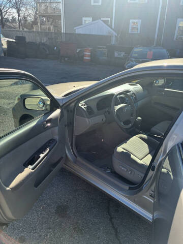 2005 Toyota Camry LE