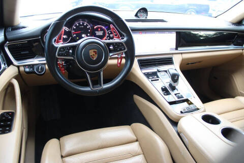 2018 Porsche Panamera