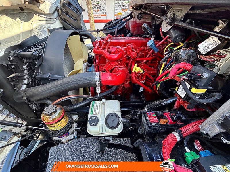 2019 Freightliner M2 106