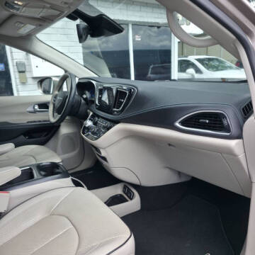 2018 Chrysler Pacifica Hybrid Limited