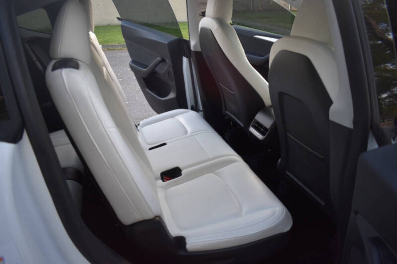 2023 Tesla Model Y Long Range - Photo 15