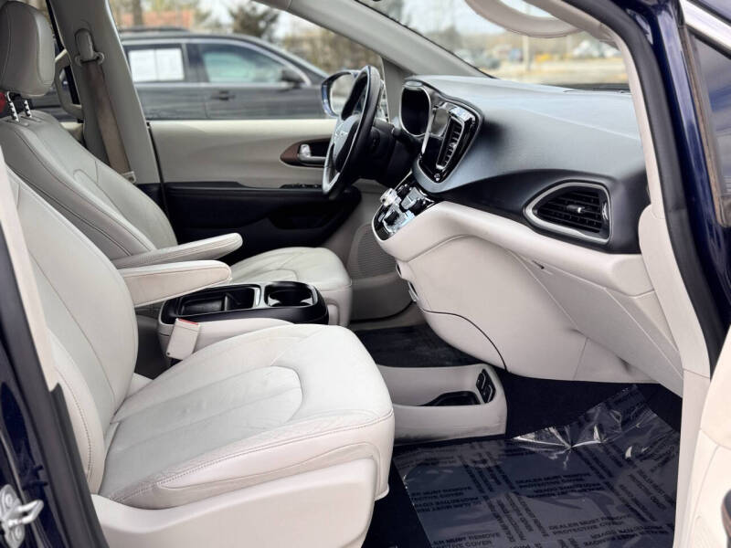 2017 Chrysler Pacifica Touring Plus