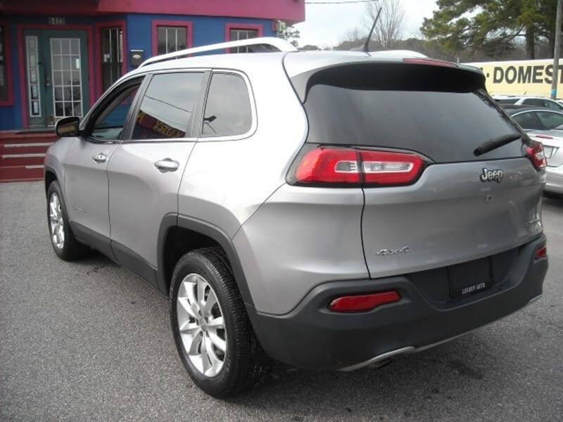 2015 Jeep Cherokee for sale at Luxury Auto Sales, Inc in Norfolk, VA