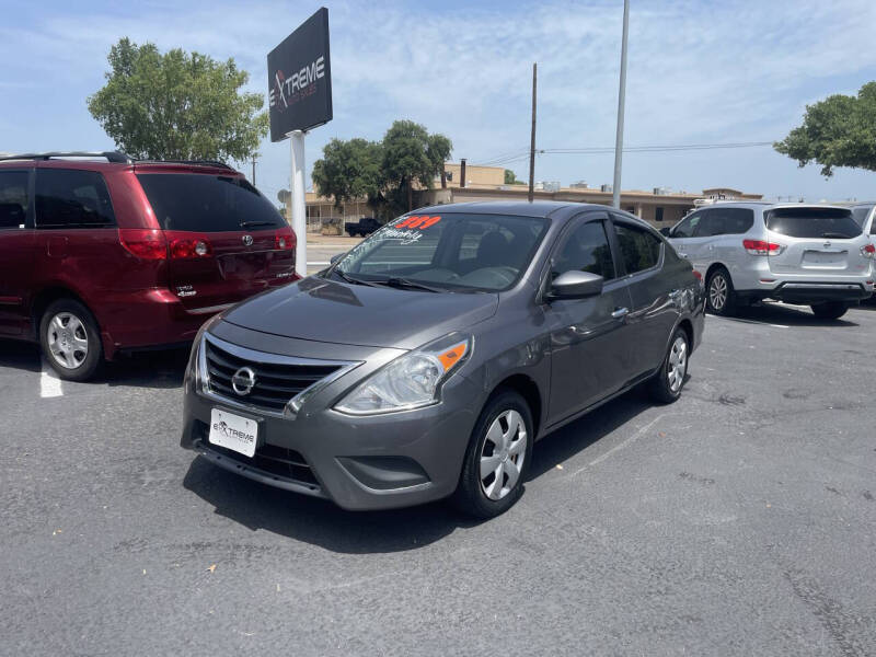 2016 Nissan Versa Sedan SV's photo