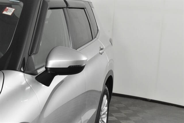 2024 Mitsubishi Outlander ES