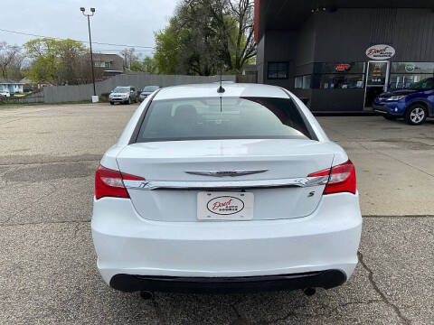 2012 Chrysler 200 S